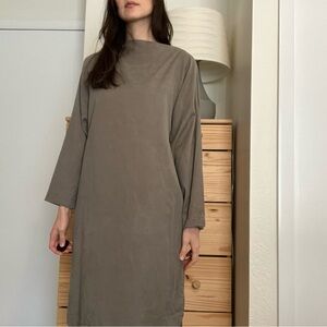 BLACK CRANE • folded neck dress